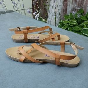 Blowfish Malibu Granola Size 8.5 Tan